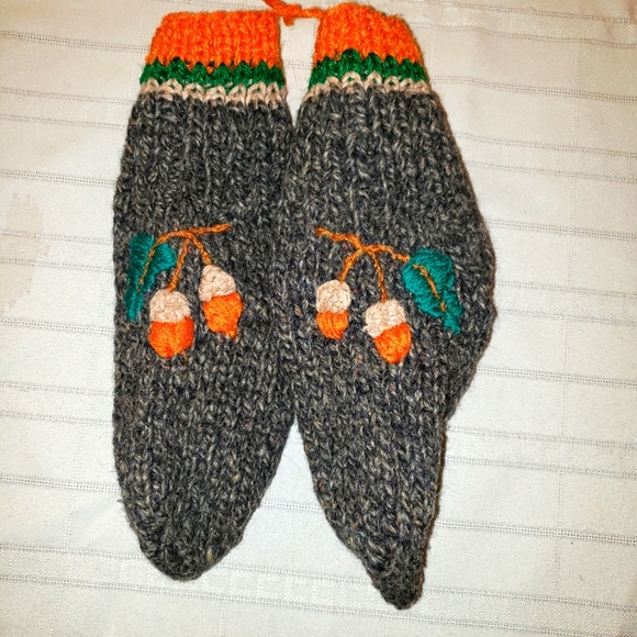 Handmade wool slipper socks - Picture 4 of 4